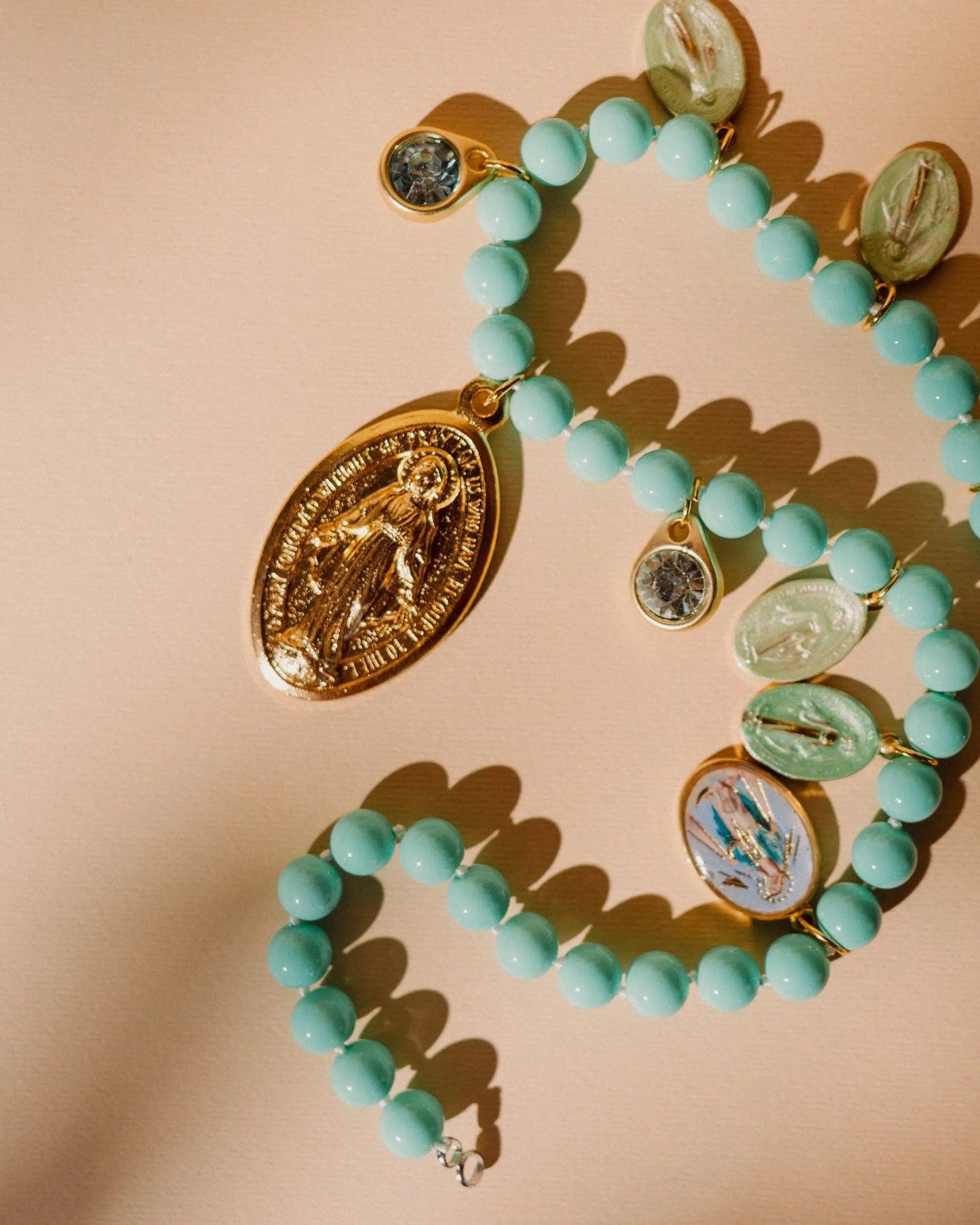 Mano Necklace